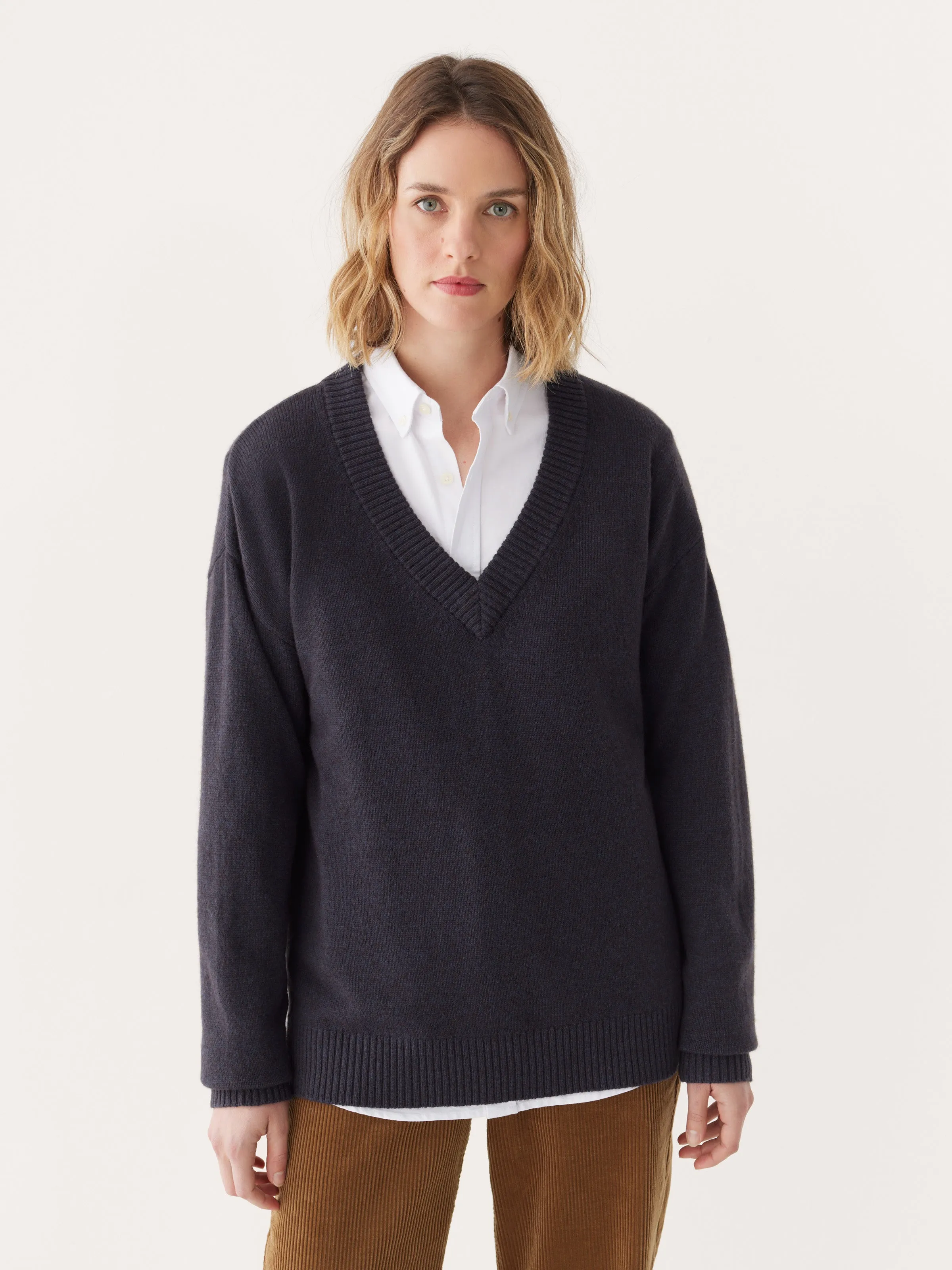 The Yak Wool Tunic Sweater in Navy