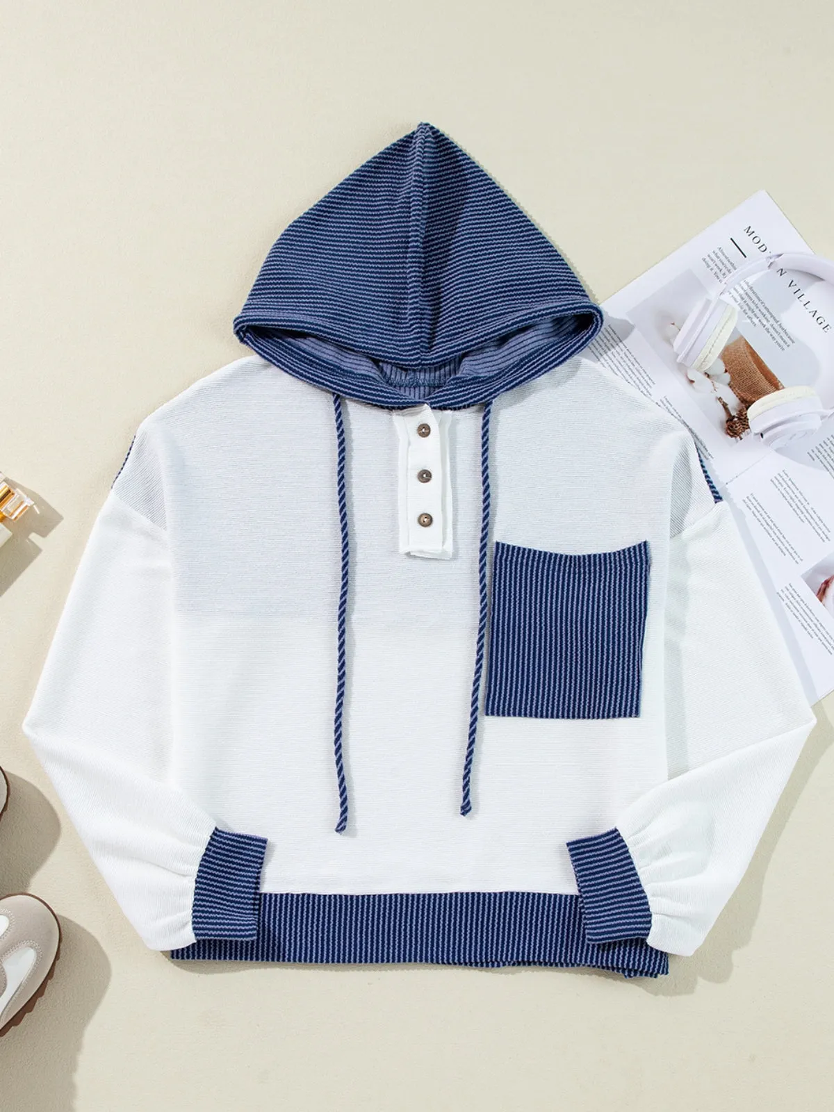 Womens Cozy White Colorblock Patch Pocket Hooded Pullover with Drawstrings